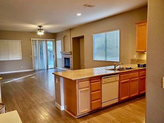 5th image of 124 Westlake Ct