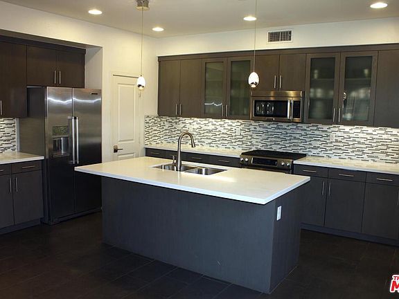5th image of 5527 Palm Dr