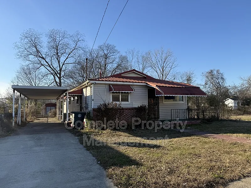 5 bed, 1.0 bath, 1094 sqft, $1,250 — Photo 1