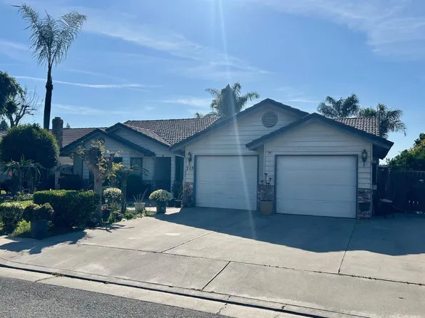 215 S Red Oak St, Porterville, CA 93257