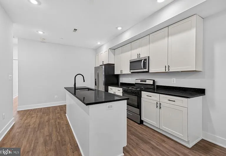 213 Seaton Pl NE #2 — Photo 10