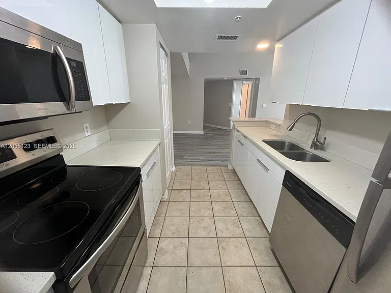 4171 N Haverhill Rd #1013 — Photo 9