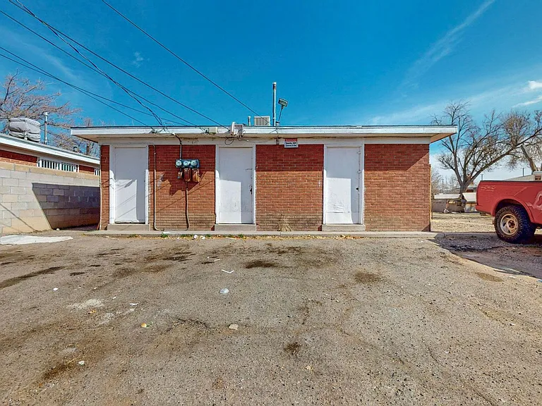 1033 Louisiana Blvd SE — Photo 32
