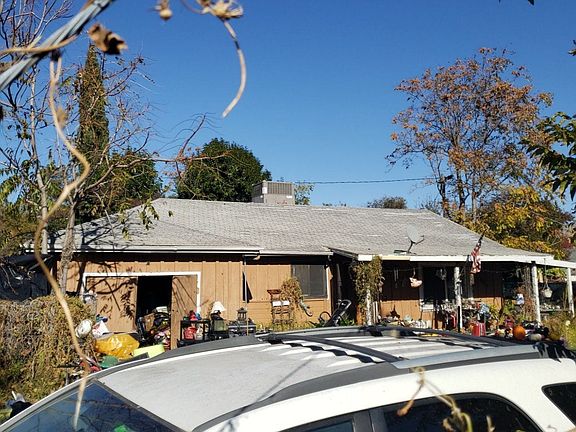 3rd image of 620B Maple St