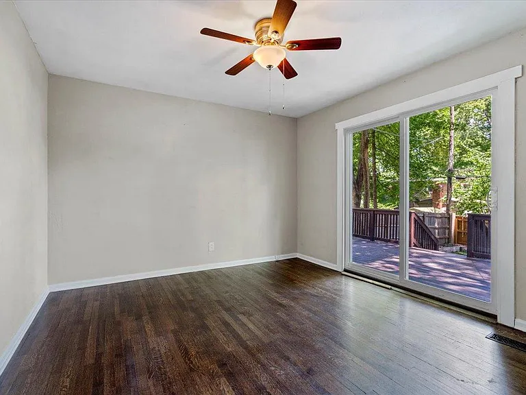 4935 Rosewood Dr — Photo 13