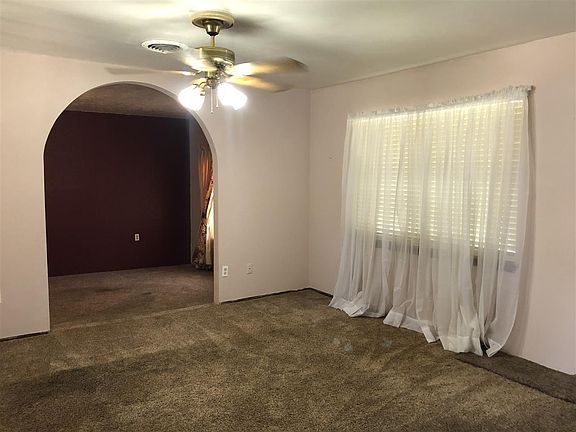 4th image of 1901 W Wyandotte Ave