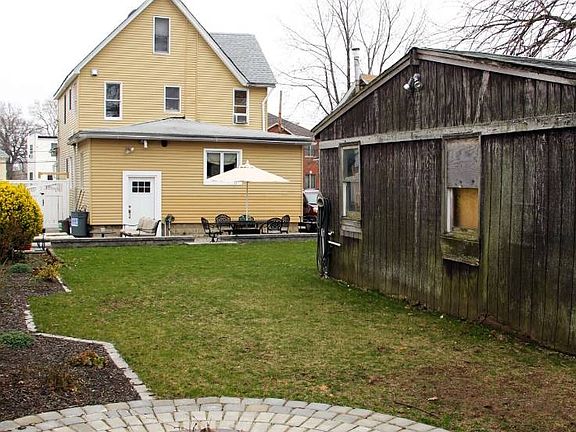 5th image of 178 Lee Ave