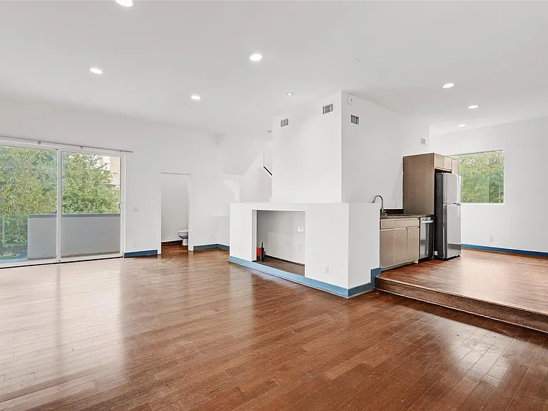 3910 Austin St — Photo 13