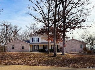 1195 Ridge Top Dr, Farmington, MO 63640