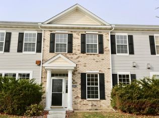 1992 Clover Ridge Dr, Chaska, MN 55318