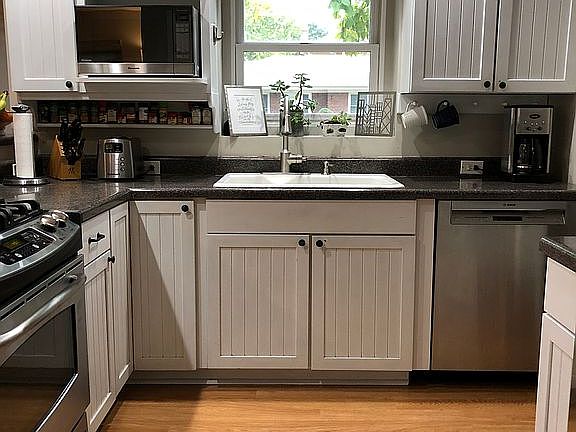 3rd image of 8535 Avers Ave