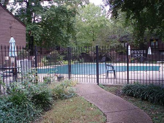4th image of 3970 Grahamdale Cir #B