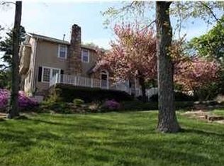 212 E Brow Rd, Lookout Mountain, TN 37350