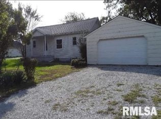 205 S 7th Ave, New Windsor, IL 61465