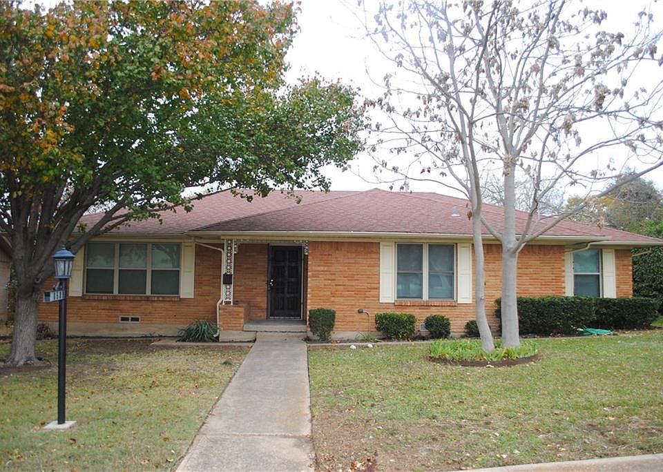 1st image of 8909 Forest Cliff Dr