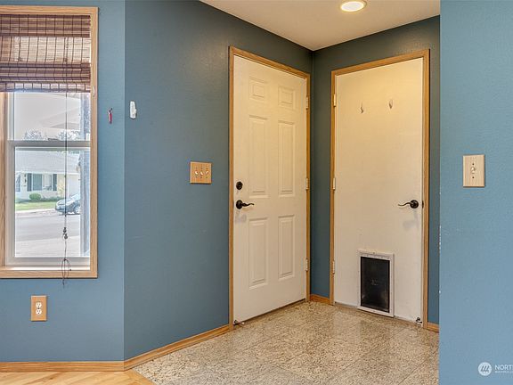 3rd image of 18720 SE 11th Street