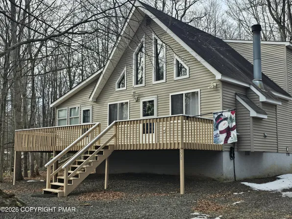 578 Maxatawny Dr, Pocono Lake, PA 18347