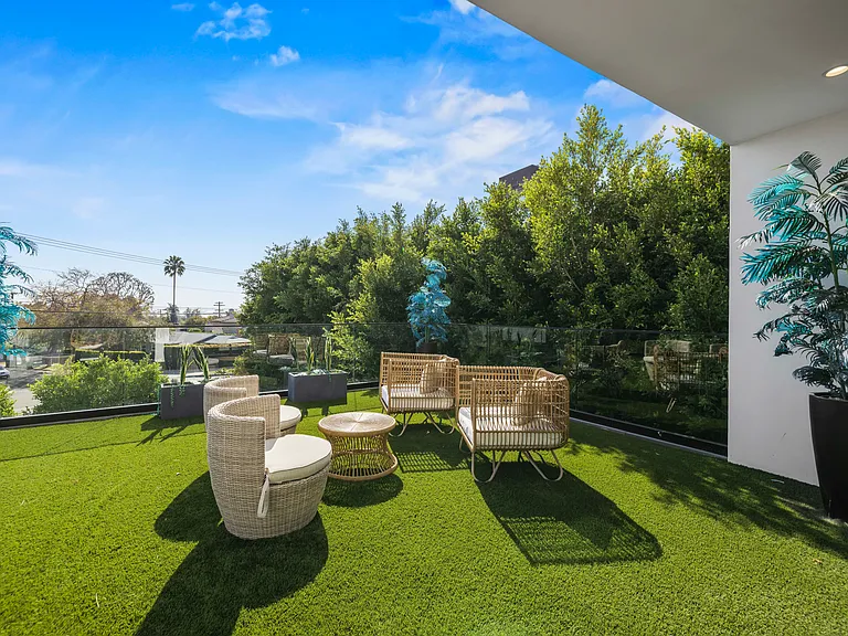 12125 W Sunset Blvd — Photo 39