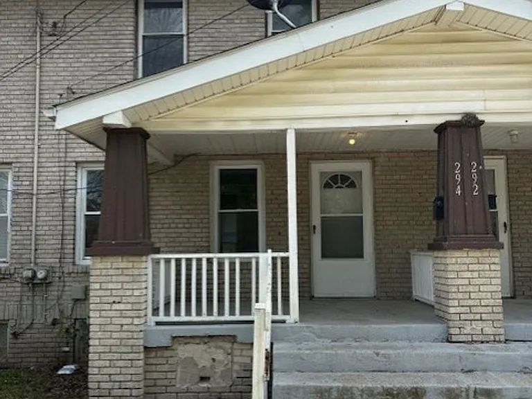 806 Sherman St — Photo 1