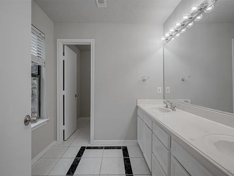 919 Mockingbird Way — Photo 30