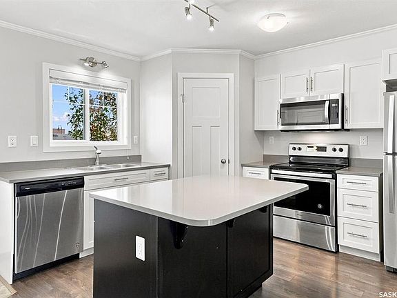 3rd image of UNIT 335-522 Cornish ROAD