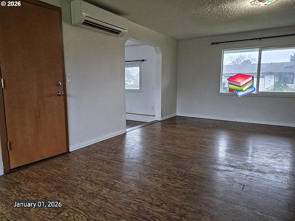 3rd image of 605 Cottonwood Ave