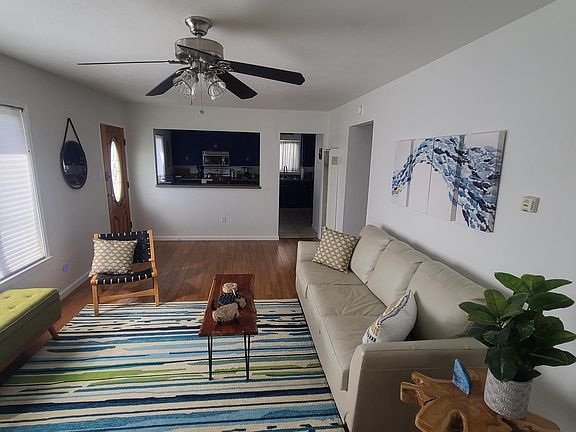 3rd image of 2728 Alder Ave