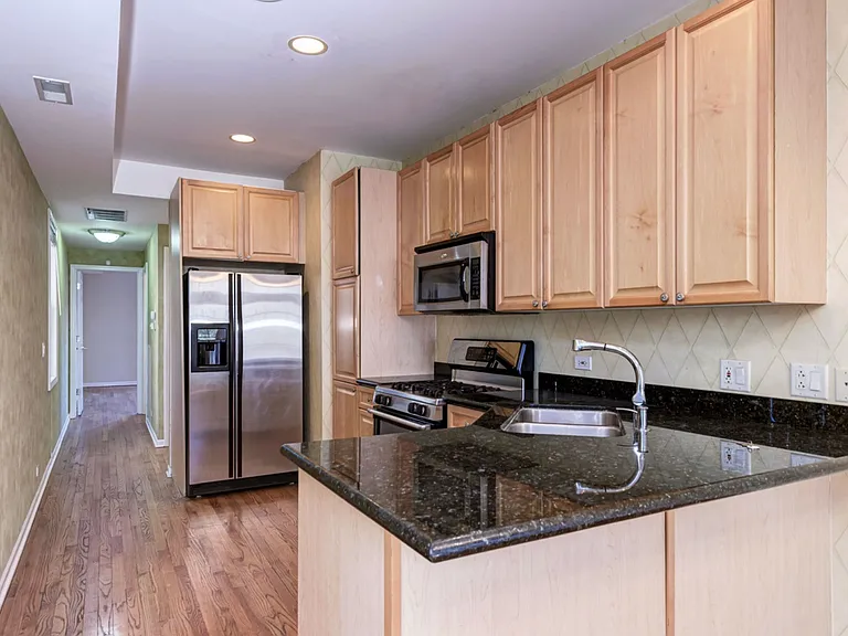 3748 N Clifton Ave — Photo 7