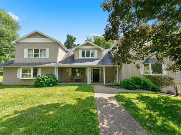 49 Fairview Rd, Morgantown, WV 26508