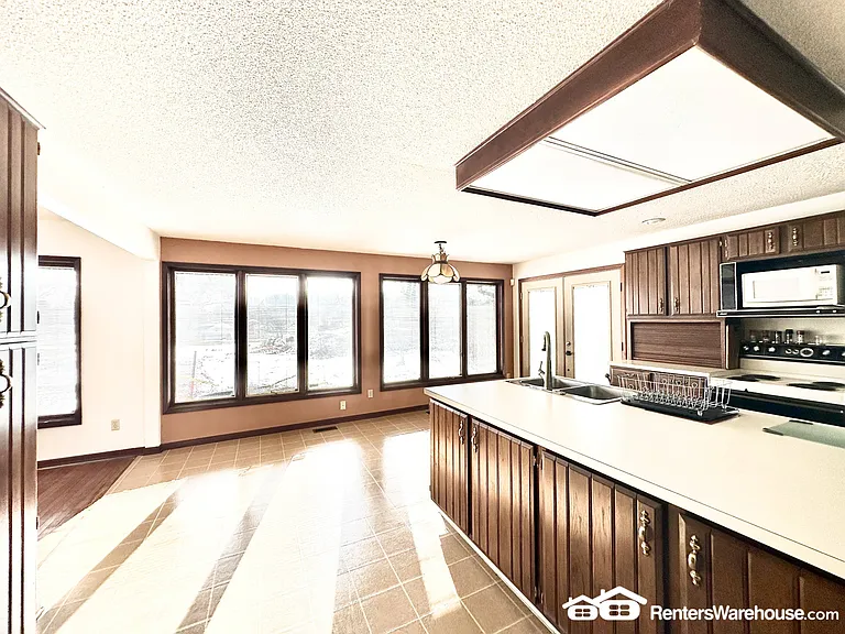 3006 Fleur Dr — Photo 11
