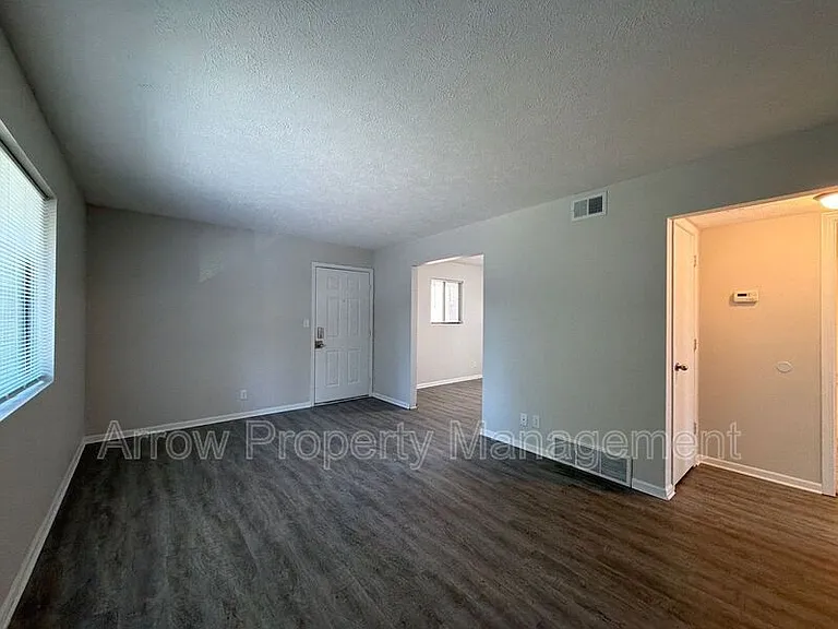 922 A St #5 — Photo 2