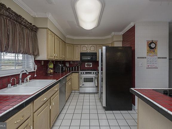 4th image of 8318 Arlene Acres Dr