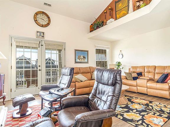 4th image of 803 Pelham Pl Floor 2-803