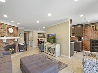 30 Abbey Villa Cir #C, Fontana, WI