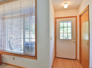 1928 Sapphire Pt, Eagan, MN 55122