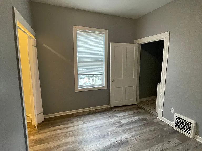 139 N Water Ave #2 — Photo 13