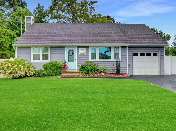 338 Van Buren Street, West Babylon, NY 11704