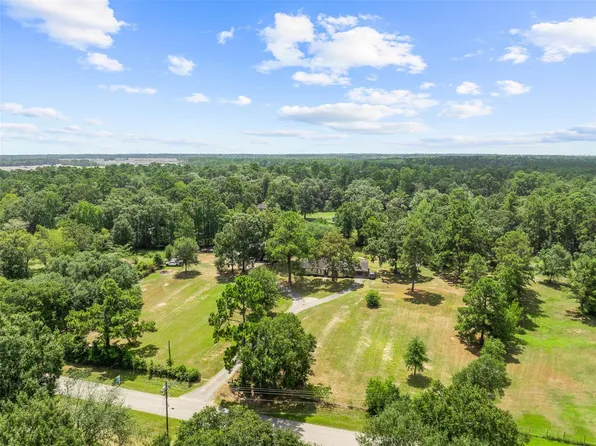 15856 Dewberry Ln, Conroe, TX 77302
