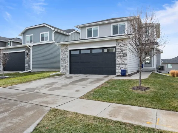 904 NE 14th St, Grimes, IA 50111