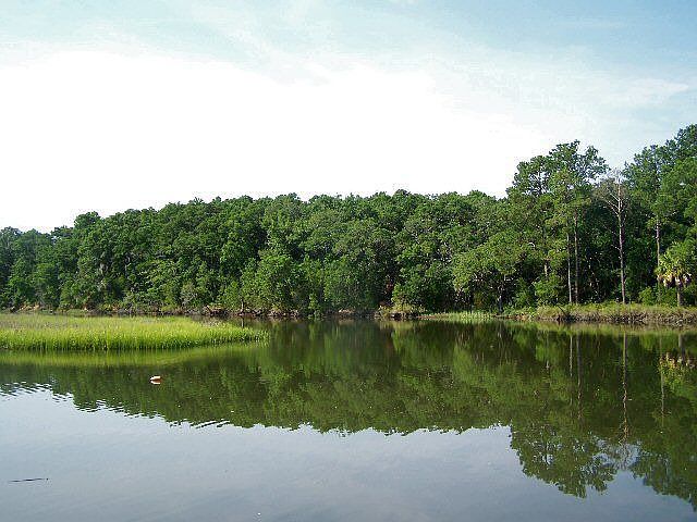 2nd image of 2258 Laurel Hill Rd
