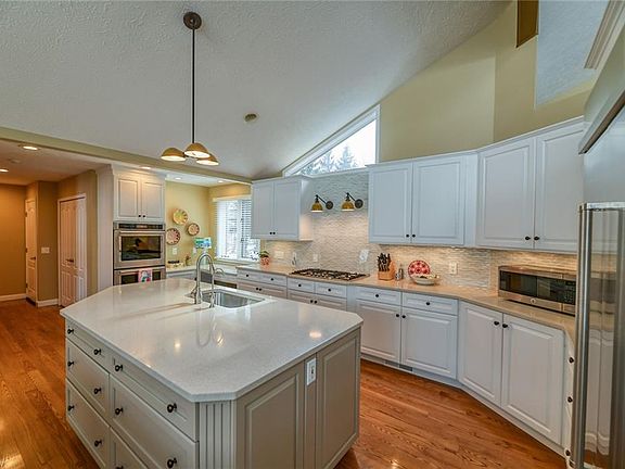 4th image of 350 Deer Island Dr