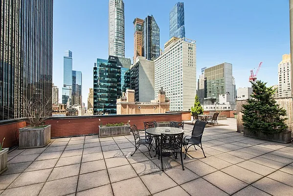 Rented by Keller Williams NYC | media 18