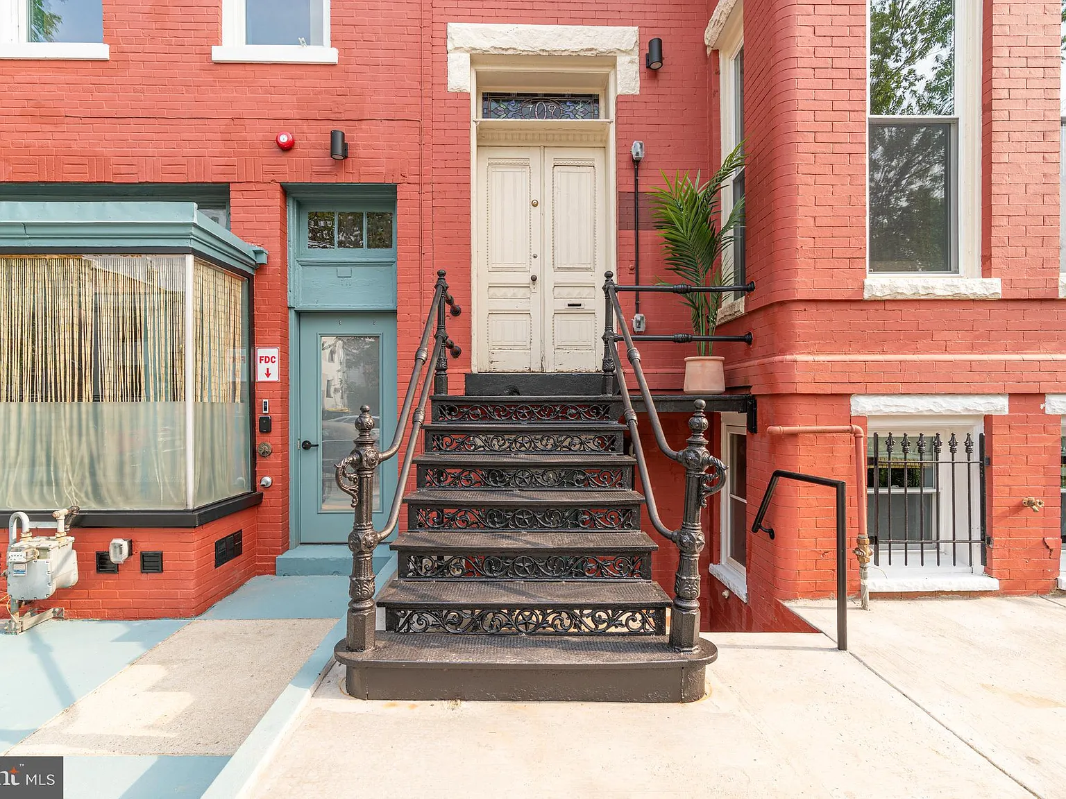 1 bed, 6469 sqft, $1,275 — Photo 1