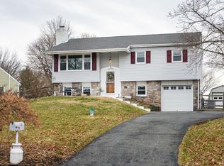 740 Rivendell Ln, Pottstown, PA 19464