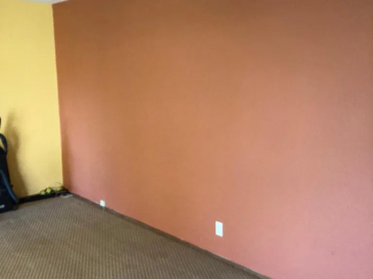 family room with recessed light