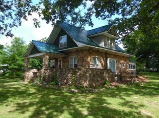 318 E 3rd St, Mountain View, MO 65548