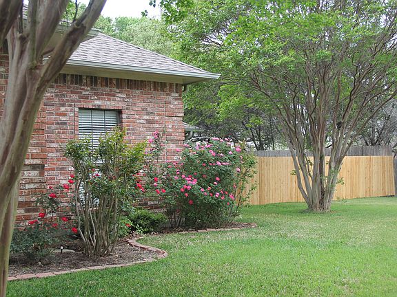 3rd image of 203 Cobblestone Ln