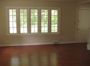 203 N Bonnie Brae Ave, Elmhurst, IL 60126