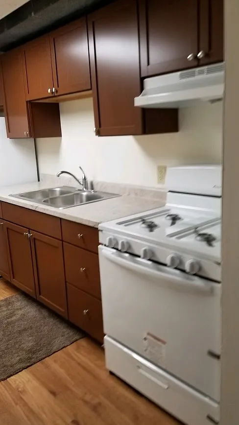2 bed, 1000 sqft, $1,095 — Photo 4