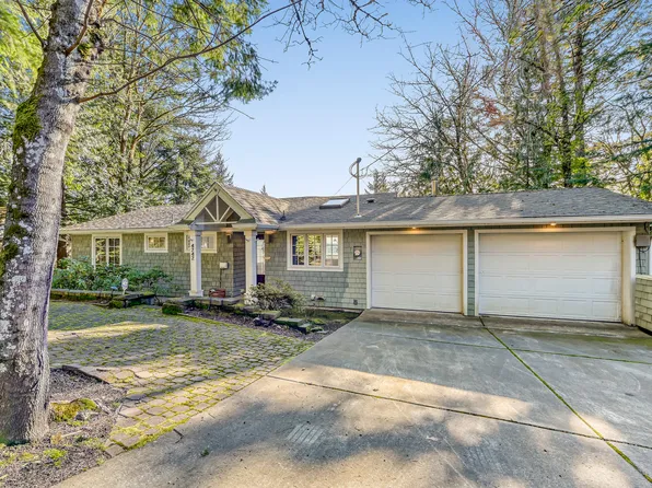 4242 SW Hewett Blvd, Portland, OR 97221